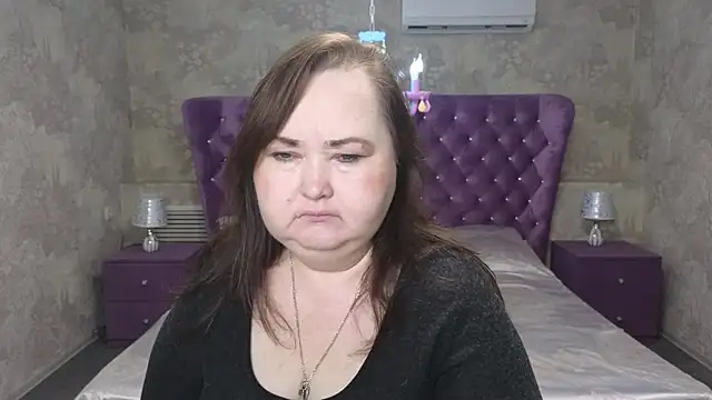 Snapshot of Eloisa_Eliot chatting on 12.04.25 Eloisa Eliot online show from 12.04.25