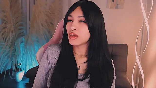 cuteezoe online show from 11.29.25