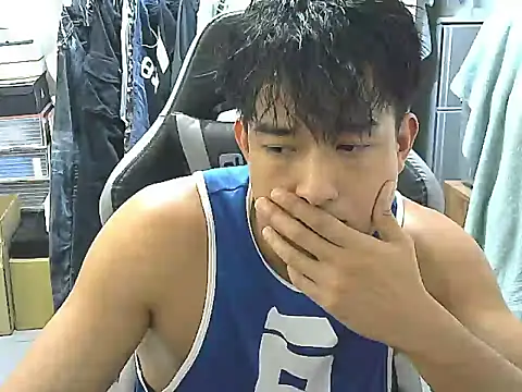 Snapshot of hunterXhan chatting on 11.18.25 hunterXhan online show from 11.18.25