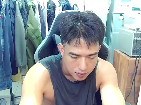 Snapshot of hunterXhan chatting on 03.17.26 hunterXhan online show from 03.17.26