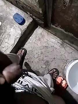 Snapshot of sumit_19 chatting on 10.29.25 sumit 19 online show from 10.29.25