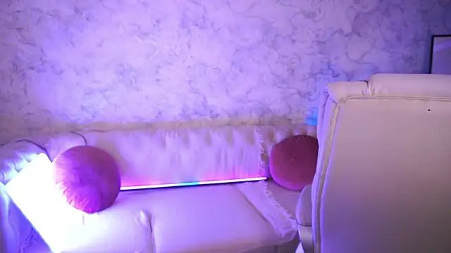 CurlyCandyXX online show from 10.24.25