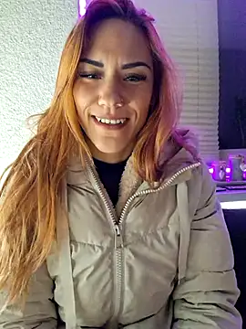 SlimBellaa online show from 11.28.25