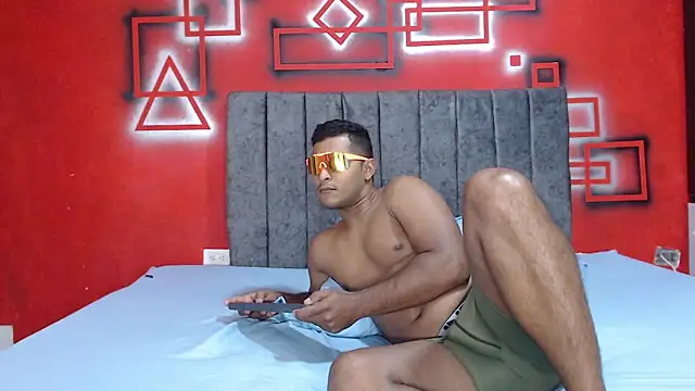 Snapshot of brutal_sex_love chatting on 12.21.25 brutal sex love online show from 12.21.25