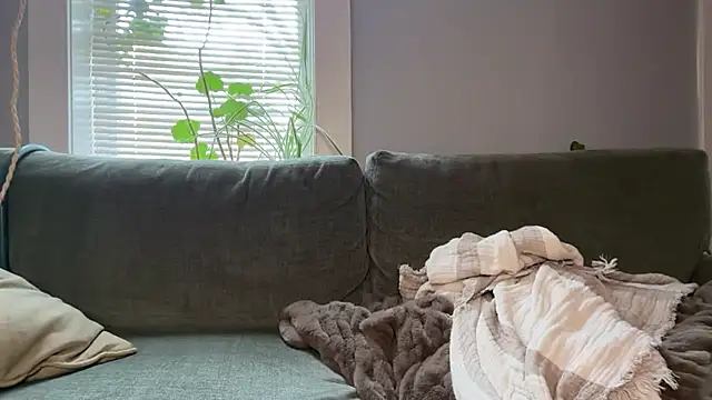 Snapshot of KandyHart chatting on 11.16.25 KandyHart online show from 11.16.25