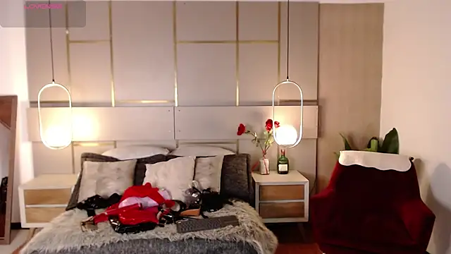 Lina Montclair online show from 09.23.25