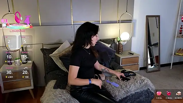 Lina Montclair online show from 03.25.26