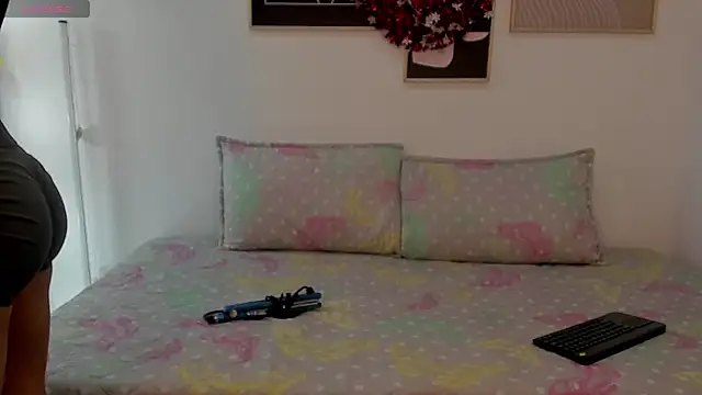 lycoris 19 online show from 12.22.25