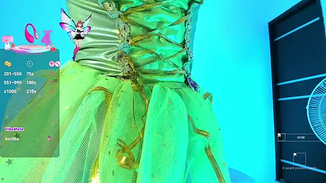 Snapshot of luxurykatty chatting on 10.31.25 luxurykatty online show from 10.31.25