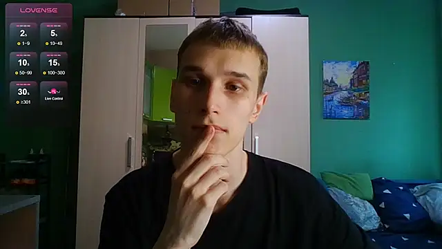 Snapshot of your___honeyy chatting on 06.27.26 your honeyy online show from 06.27.26
