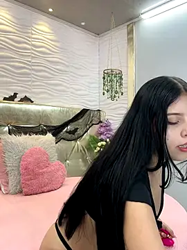 Snapshot of jhade_fox chatting on 10.25.25 jhade fox online show from 10.25.25