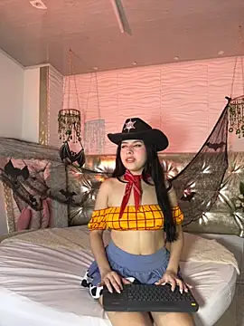 Snapshot of jhade_fox chatting on 11.01.25 jhade fox online show from 11.01.25