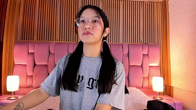 Sophie Calloway online show from 09.09.25