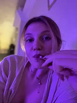 Emaline Fane online show from 12.22.25