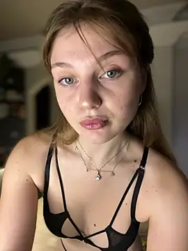 Snapshot of Emaline_Fane chatting on 07.05.26 Emaline Fane online show from 07.05.26