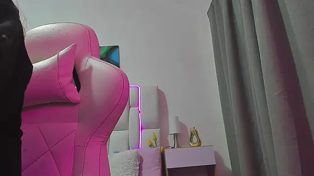 MilkWhore1 online show from 04.15.26