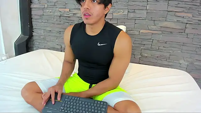 Snapshot of Anker_Colin chatting on 09.19.25 Anker Colin online show from 09.19.25