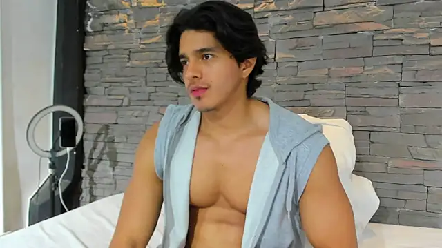 Snapshot of Anker_Colin chatting on 11.19.25 Anker Colin online show from 11.19.25