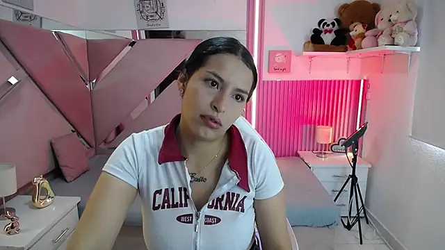 Snapshot of Mia_garcia28 chatting on 06.04.26 Mia garcia28 online show from 06.04.26