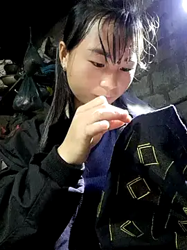 Snapshot of Sunyinn chatting on 11.18.25 Sunyinn online show from 11.18.25