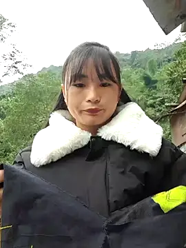 Snapshot of Sunyinn chatting on 11.21.25 Sunyinn online show from 11.21.25