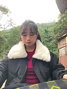 Snapshot of Sunyinn chatting on 11.22.25 Sunyinn online show from 11.22.25