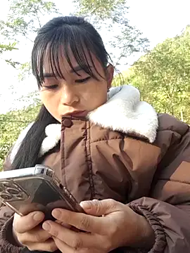 Snapshot of Sunyinn chatting on 11.26.25 Sunyinn online show from 11.26.25