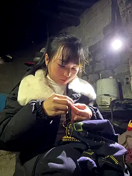 Snapshot of Sunyinn chatting on 12.16.25 Sunyinn online show from 12.16.25