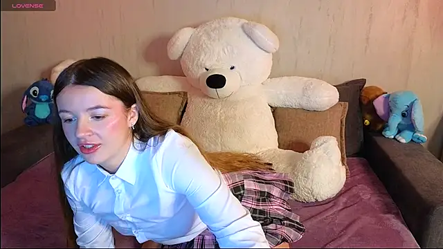 Snapshot of Rosaline_lov chatting on 10.30.25 Rosaline lov online show from 10.30.25