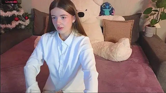 Snapshot of Rosaline_lov chatting on 12.18.25 Rosaline lov online show from 12.18.25