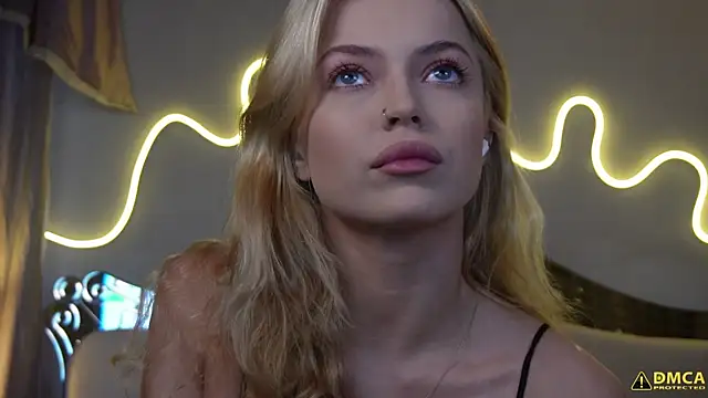 kellypeachcake online show from 10.28.25