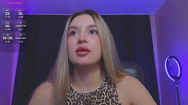 RoxyChill online show from 10.29.25