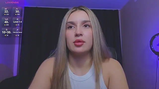 RoxyChill online show from 11.10.25