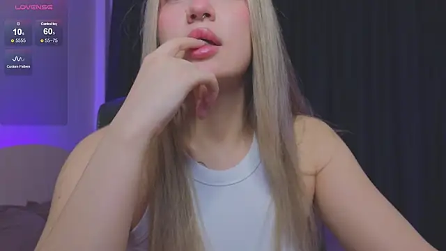 RoxyChill online show from 11.17.25