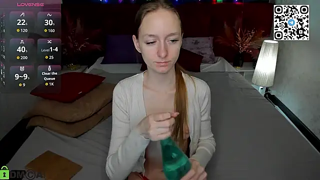 Mia E1fie online show from 03.30.26