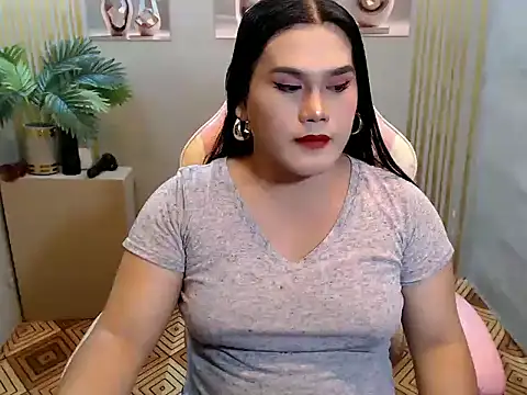 Snapshot of LustfullVelindaks chatting on 05.16.26 LustfullVelindaks online show from 05.16.26