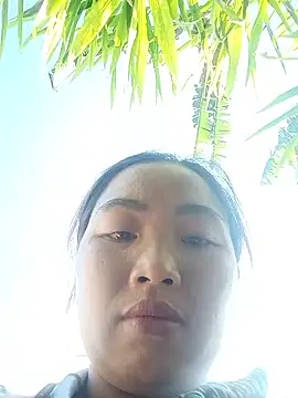 Snapshot of PhamPhung chatting on 10.10.25 PhamPhung online show from 10.10.25