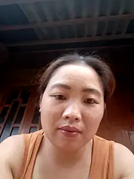 Snapshot of PhamPhung chatting on 10.25.25 PhamPhung online show from 10.25.25