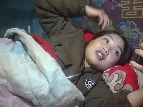 Snapshot of PhamPhung chatting on 11.01.25 PhamPhung online show from 11.01.25