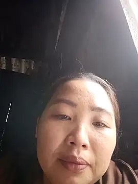 Snapshot of PhamPhung chatting on 11.17.25 PhamPhung online show from 11.17.25