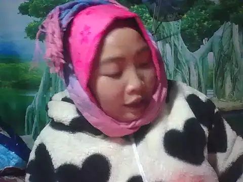 Snapshot of PhamPhung chatting on 11.28.25 PhamPhung online show from 11.28.25