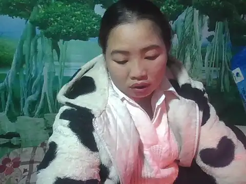 Snapshot of PhamPhung chatting on 11.29.25 PhamPhung online show from 11.29.25