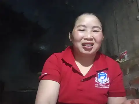 Snapshot of PhamPhung chatting on 12.14.25 PhamPhung online show from 12.14.25