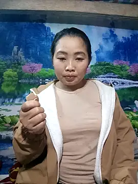 Snapshot of PhamPhung chatting on 02.21.26 PhamPhung online show from 02.21.26