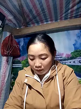 Snapshot of PhamPhung chatting on 03.04.26 PhamPhung online show from 03.04.26