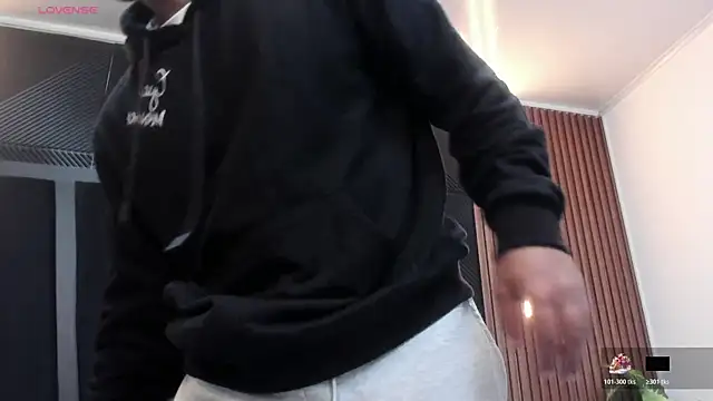 Snapshot of marco_garciia_ chatting on 11.14.25 marco garciia online show from 11.14.25