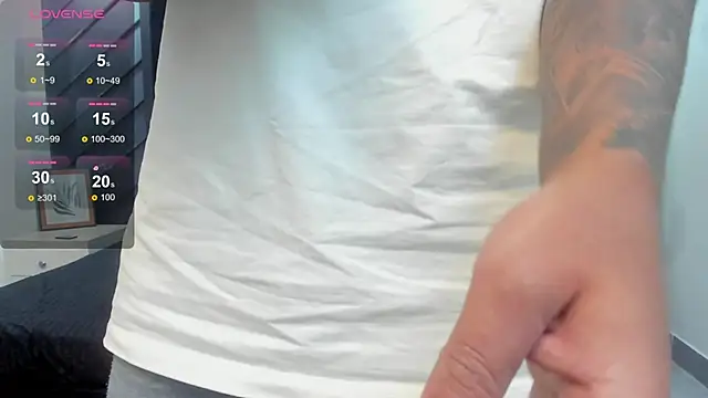 Snapshot of marco_garciia_ chatting on 11.29.25 marco garciia online show from 11.29.25