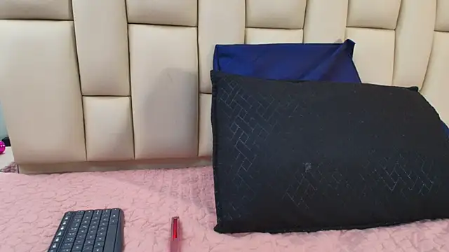 Snapshot of sweet_amye chatting on 11.21.25 sweet amye online show from 11.21.25