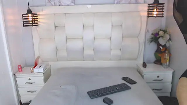 Snapshot of Atley_Dolly chatting on 11.18.25 Atley Dolly online show from 11.18.25