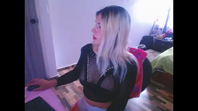 Snapshot of mystica_25 chatting on 10.25.25 mystica 25 online show from 10.25.25